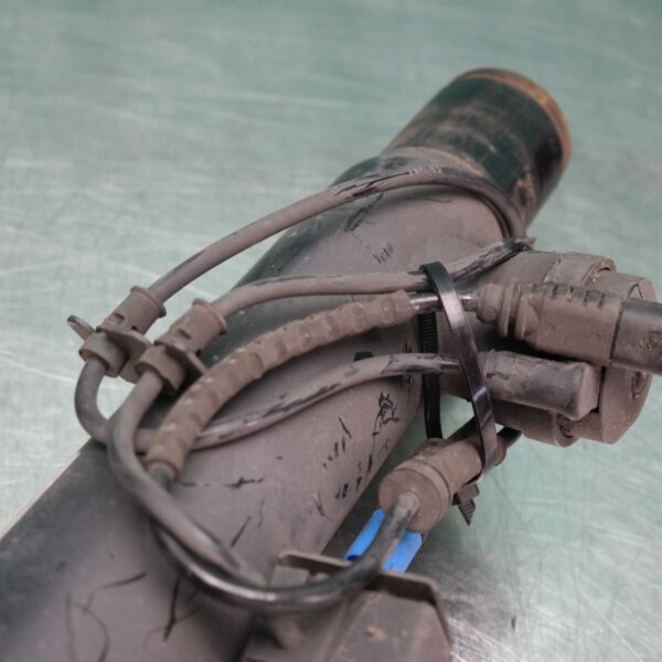 RIGHT FRONT STRUT F15 (084) *31-10*