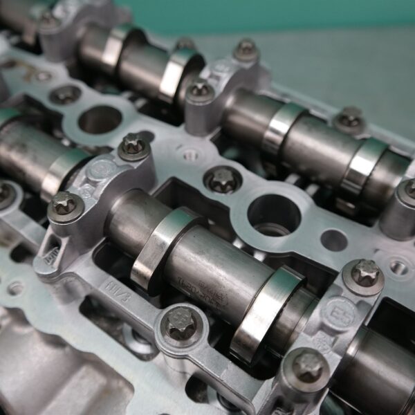 CYLINDER HEAD F15 (927) *11-15* D6