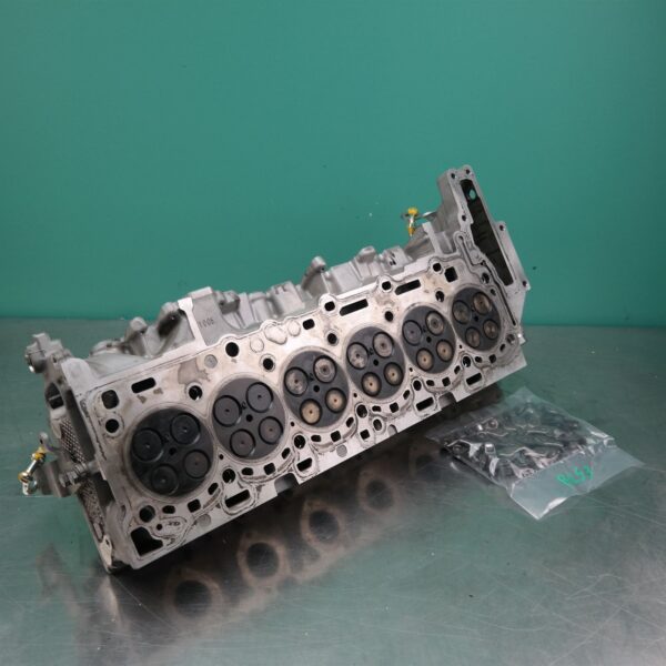 CYLINDER HEAD F15 (927) *11-15* D6