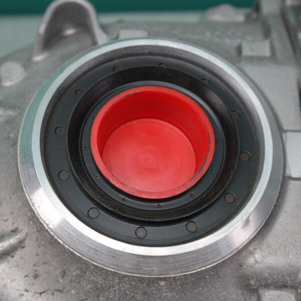 DIFFERENTIAL CENTRE G01 Rear (219) *33-05* 3.38