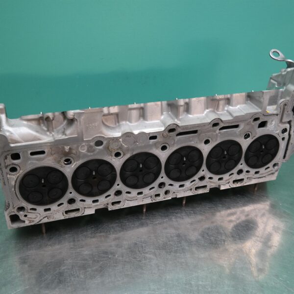 CYLINDER HEAD F15 (927) *11-15* D6