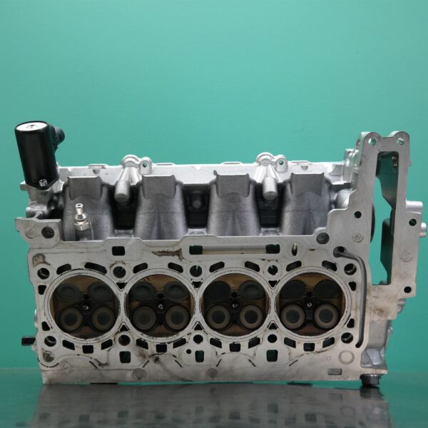 CYLINDER HEAD F30 (778) *11-15* P4