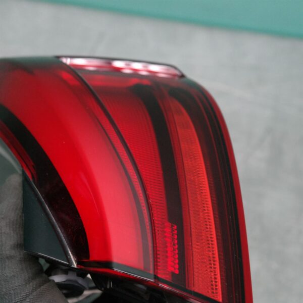 RIGHT TAILLIGHT F44, SEDAN, IN BODY, LED TYPE, 09/19-