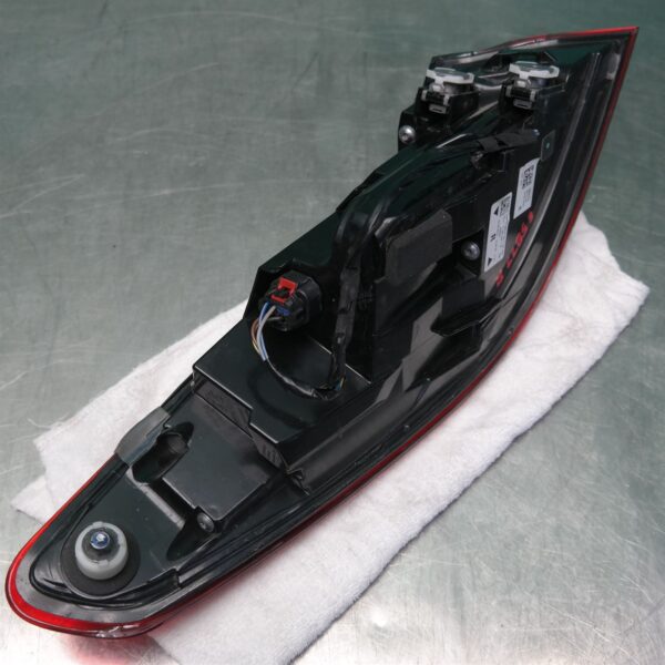 RIGHT TAILLIGHT F44, SEDAN, IN BODY, LED TYPE, 09/19-