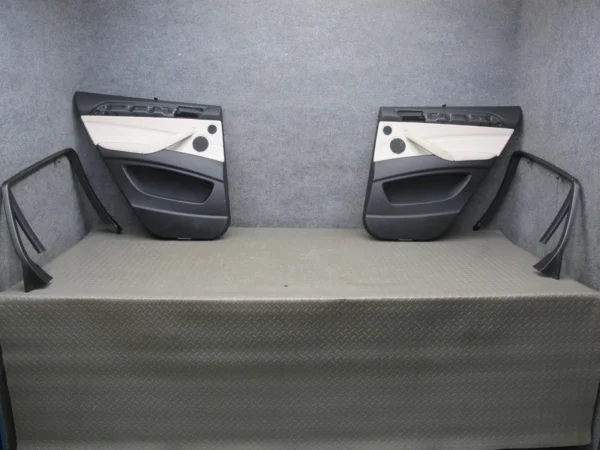 2008-2014 BMW E71 E72 X6 REAR DOOR PANEL W/ ROLLER SHADE & WINDOW FRAME SET