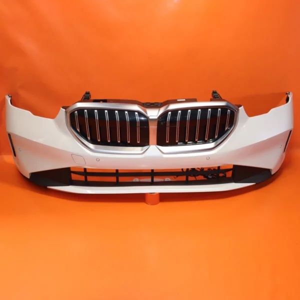 BMW 530 540 FRONT BUMPER 2024 2025 2026 51115A6A3C5 MINERAL WHITE 5 SEIRES OEM