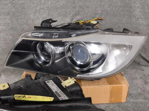 s-l960 (1) BMW 3 Series E90 E91 XENON HID Headlights Head Lights Lamp 1 Pairs 2005-08 OEM