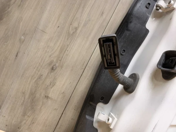 16-22 OEM BMW F48 X1 28i 28iX Front Right Passenger Door Shell Panel White A96