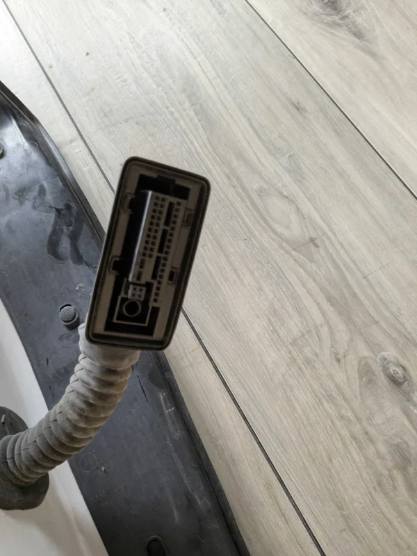 s-l960 (13) 16-22 OEM BMW F48 X1 28i 28iX Front Left Driver Side Door Shell Panel White A96