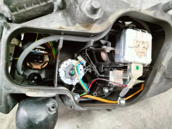 s-l960 (16) 06-08 BMW 325i 330i 328i 335i Sedan Headlights Head LAMPS XENON HID E90