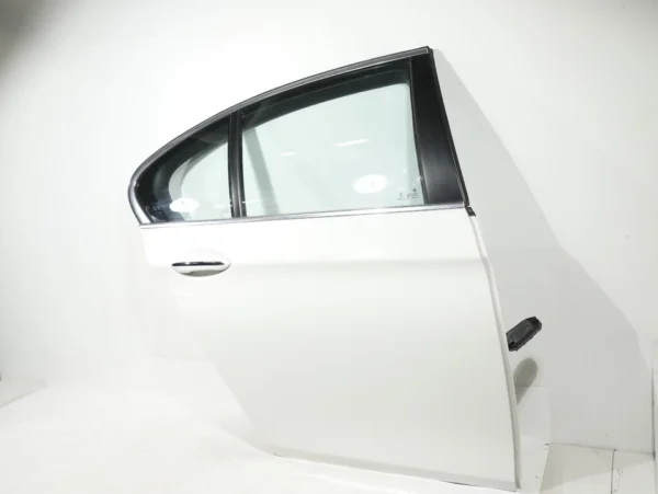 11-16 BMW F10 5 Series COMPLETE Door Rear Right Passenger (Alpine White 300) OEM