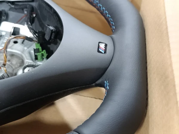 s-l960 (2) OEM BMW M Sport Steering Wheel Nappa FLAT E90 E91 E92 E93 M3 E82 E81 E87 E88