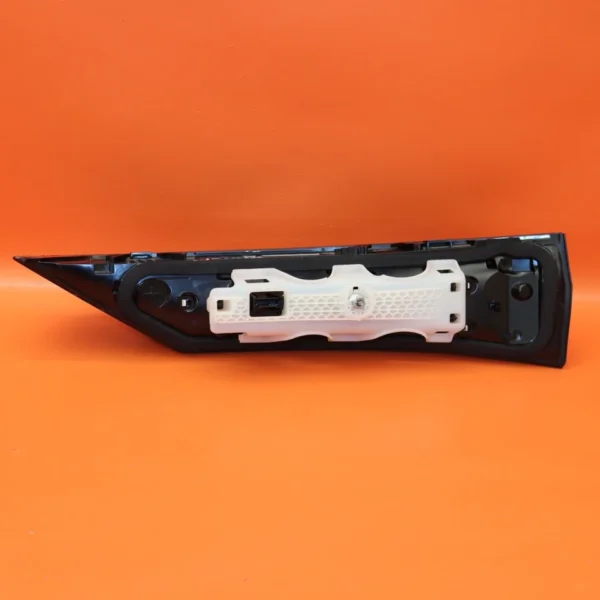 BMW X1 TAIL LIGHT TAIL GATE LEFT DRIVER 2023 2024 2025 63219465363 LED OEM