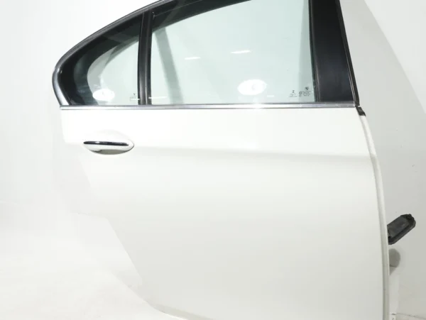 11-16 BMW F10 5 Series COMPLETE Door Rear Right Passenger (Alpine White 300) OEM