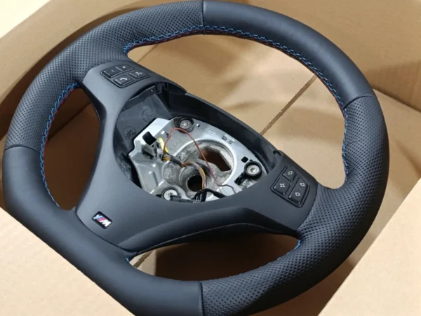 s-l960 (5) OEM BMW M Sport Steering Wheel Nappa FLAT E90 E91 E92 E93 M3 E82 E81 E87 E88