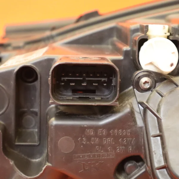 BMW I3 HEADLIGHT RIGHT PASSENGER 2019 2020 2021 ADAPTIVE LED 63118494348 OEM